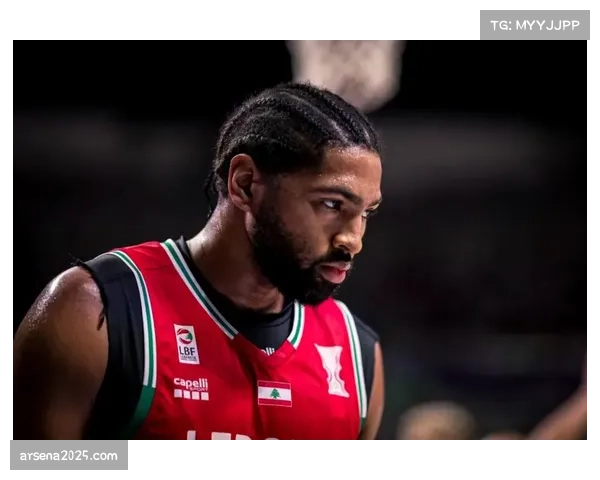 赛后更衣室：菲律宾男篮爆冷击败新西兰，球员与球迷高唱国歌庆祝